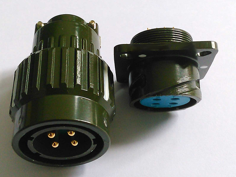 Avantages des connecteurs militaires.